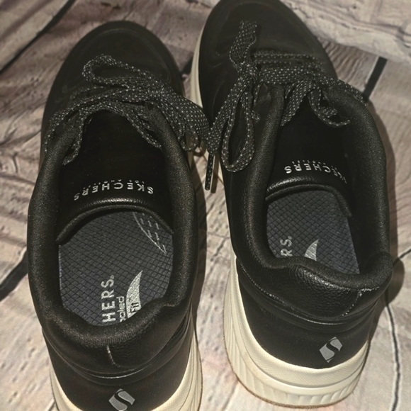 Skechers Air Cooled Arch Fit, Sz 9.5 Sneaker - Picture 4 of 8